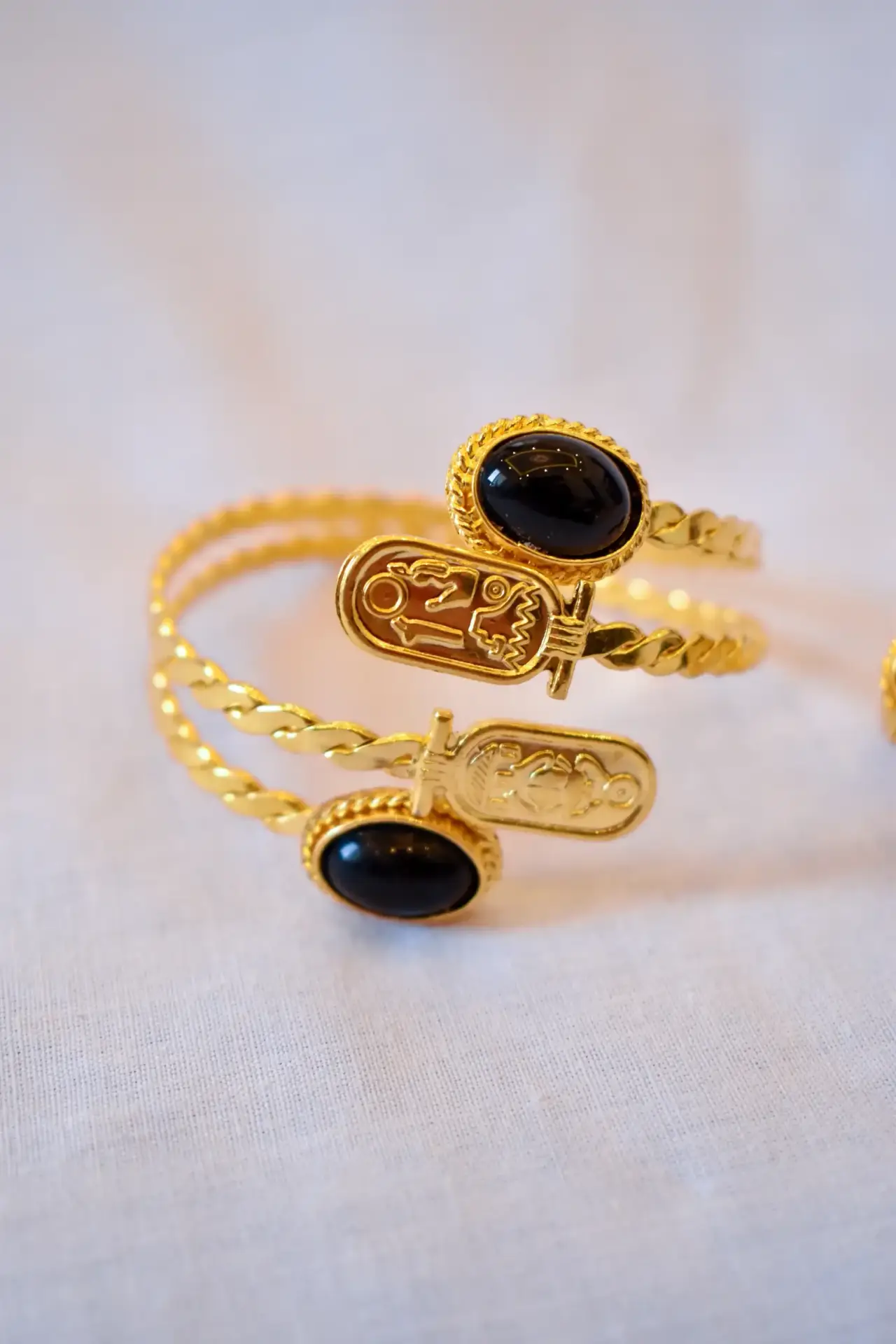 bracelet of the royal cartouche